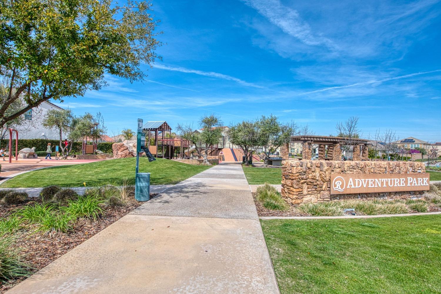 408 Grant Avenue West Madera, CA 93636 - Photo 4 of 42 a view of a street with a building in the background