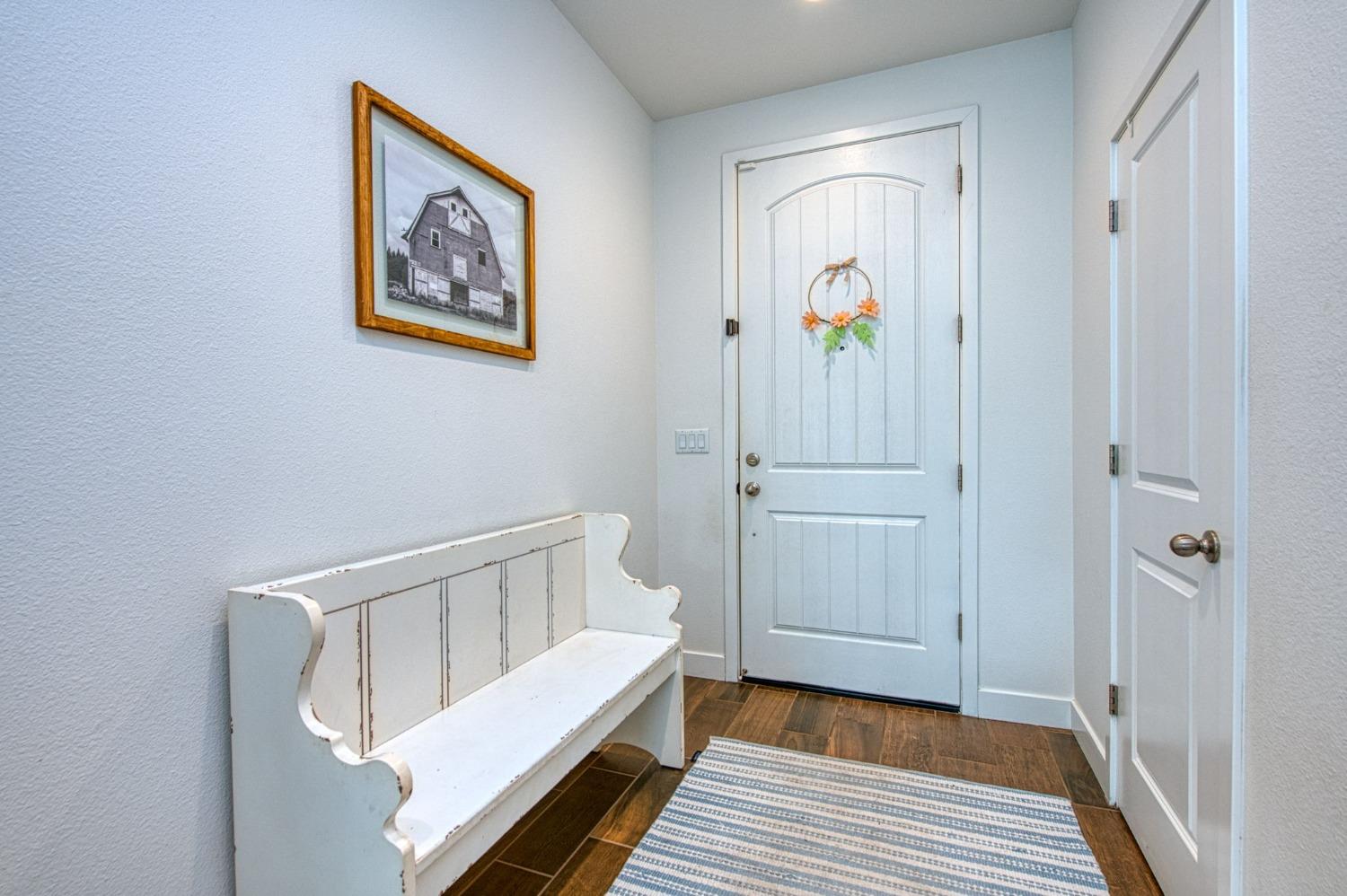 408 Grant Avenue West Madera, CA 93636 - Photo 5 of 42 a view of a hallway with closet