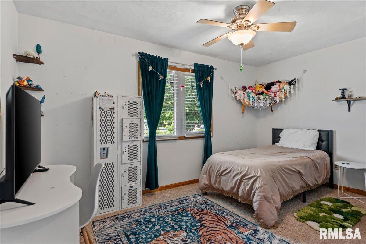 3028 Sutherland Road Springfield, IL 62702 - Photo 11 of 38