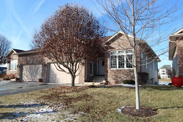 $399,900 | 3765 Lakeview Drive, Winnebago, IL 61088