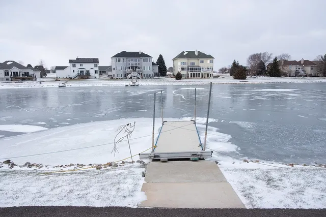 $399,900 | 3765 Lakeview Drive, Winnebago, IL 61088