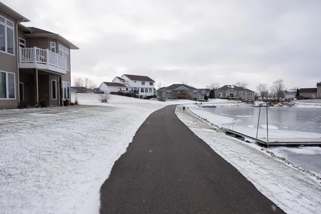 $399,900 | 3765 Lakeview Drive, Winnebago, IL 61088