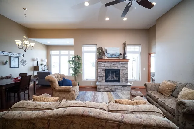 $399,900 | 3765 Lakeview Drive, Winnebago, IL 61088