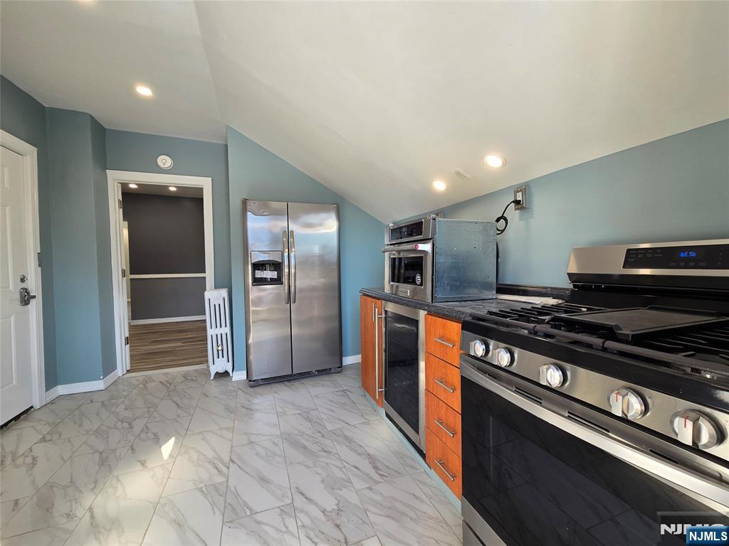 282 Harding Avenue, Unit 2 Teaneck, NJ 07666 - Photo 8 of 17