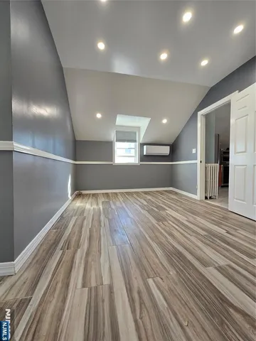 $2,200 | 282 Harding Avenue, Unit 2, Teaneck, NJ 07666