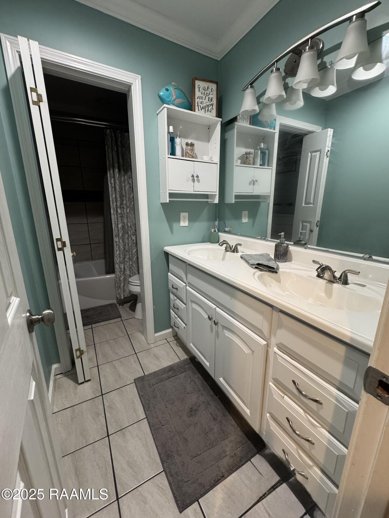505 South Kibbe Street Erath, LA 70533 - Photo 19 of 25 Bathroom-Dual sinks