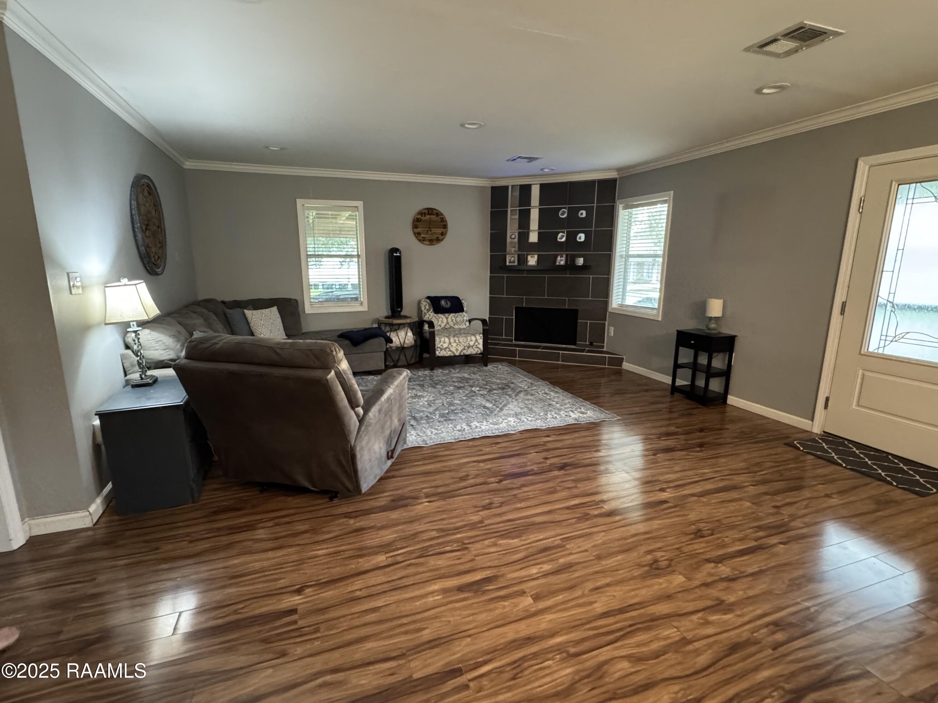 505 South Kibbe Street Erath, LA 70533 - Photo 3 of 25 Living Room