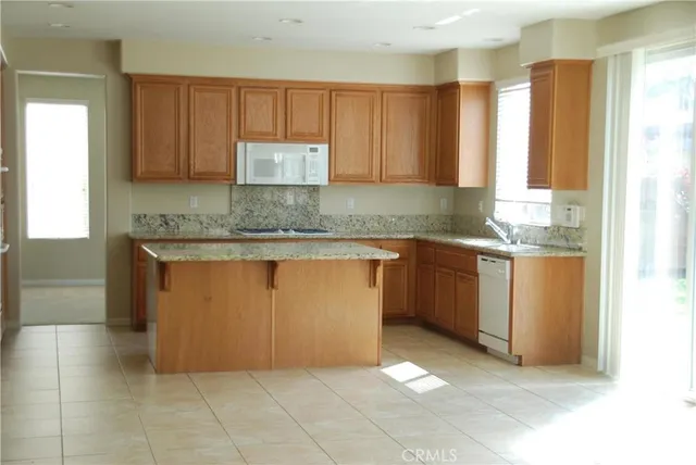 $3,750 | 14325 English Setter Street, Eastvale, CA 92880