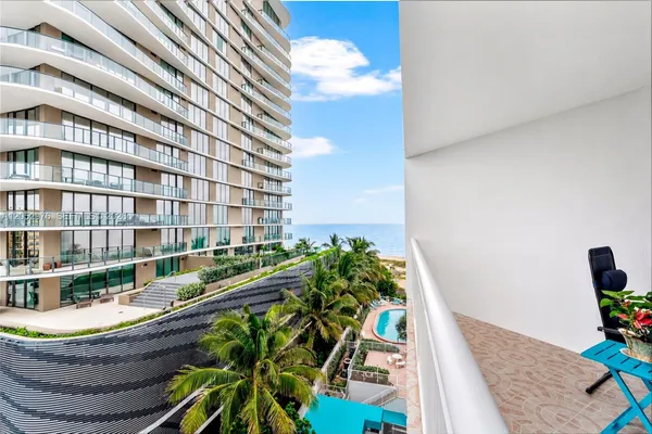 $2,200 | 710 North Ocean Boulevard, Unit 601, Pompano Beach, FL 33062
