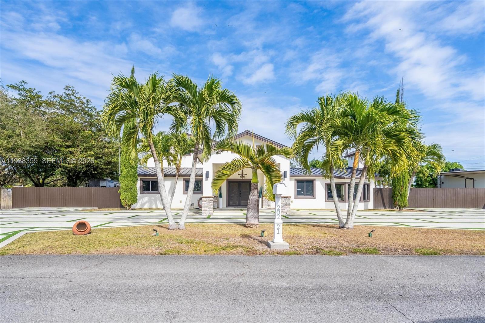 20221 Southwest 318th Street Homestead, FL 33030 - Photo 2 of 37