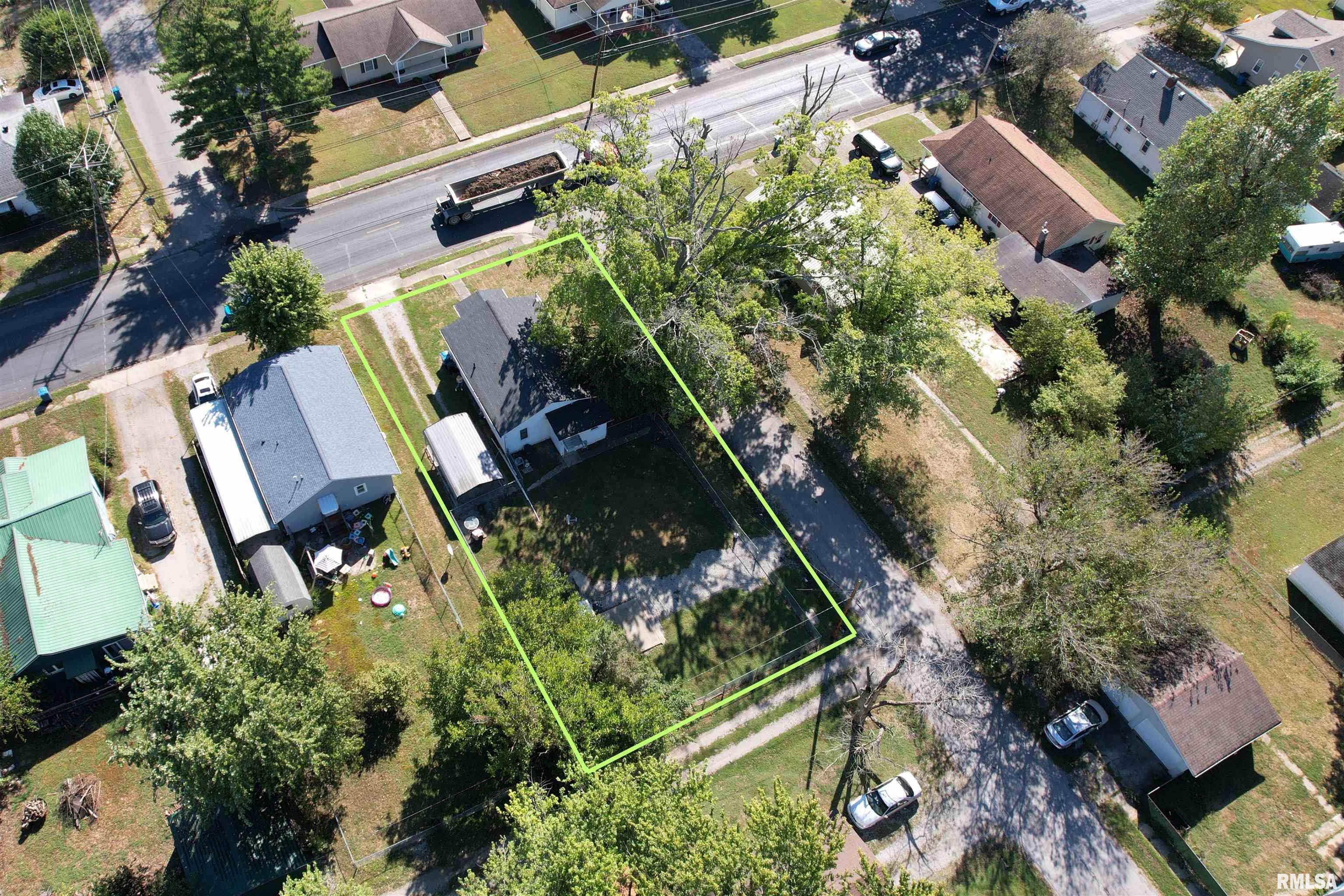 1201 Mcleansboro Street Benton, IL 62812 - Photo 2 of 15