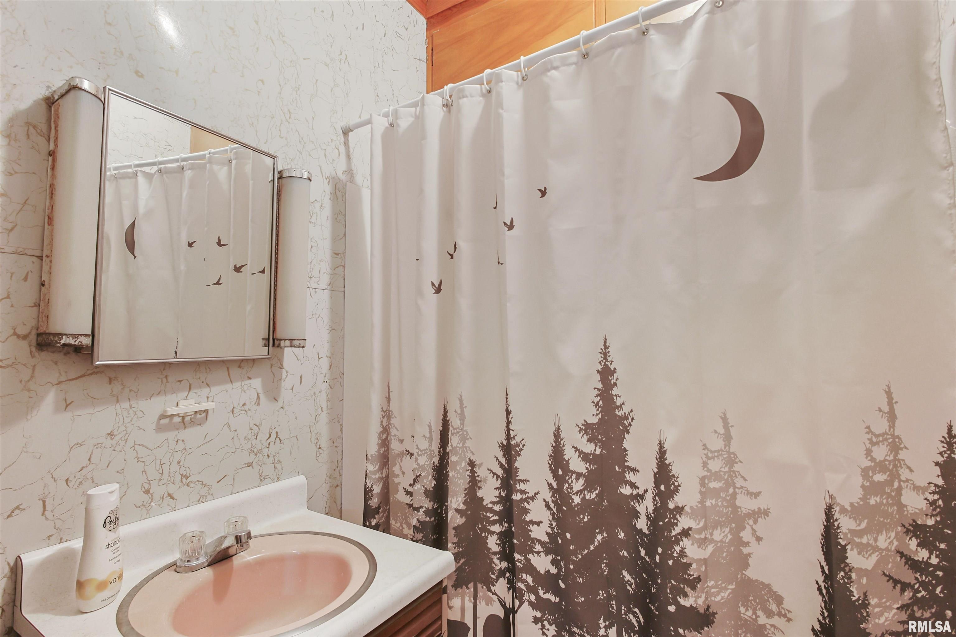 1201 Mcleansboro Street Benton, IL 62812 - Photo 6 of 15