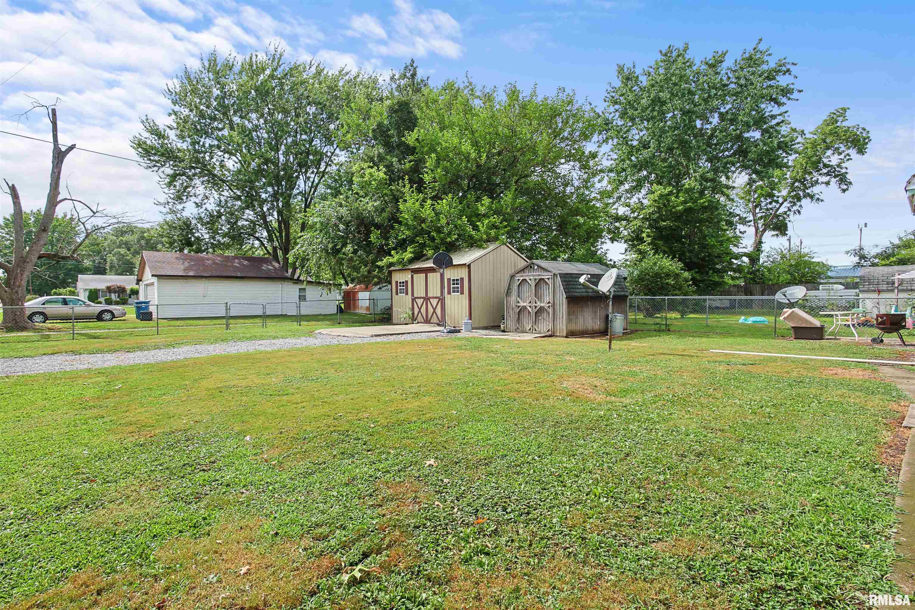 1201 Mcleansboro Street Benton, IL 62812 - Photo 7 of 15