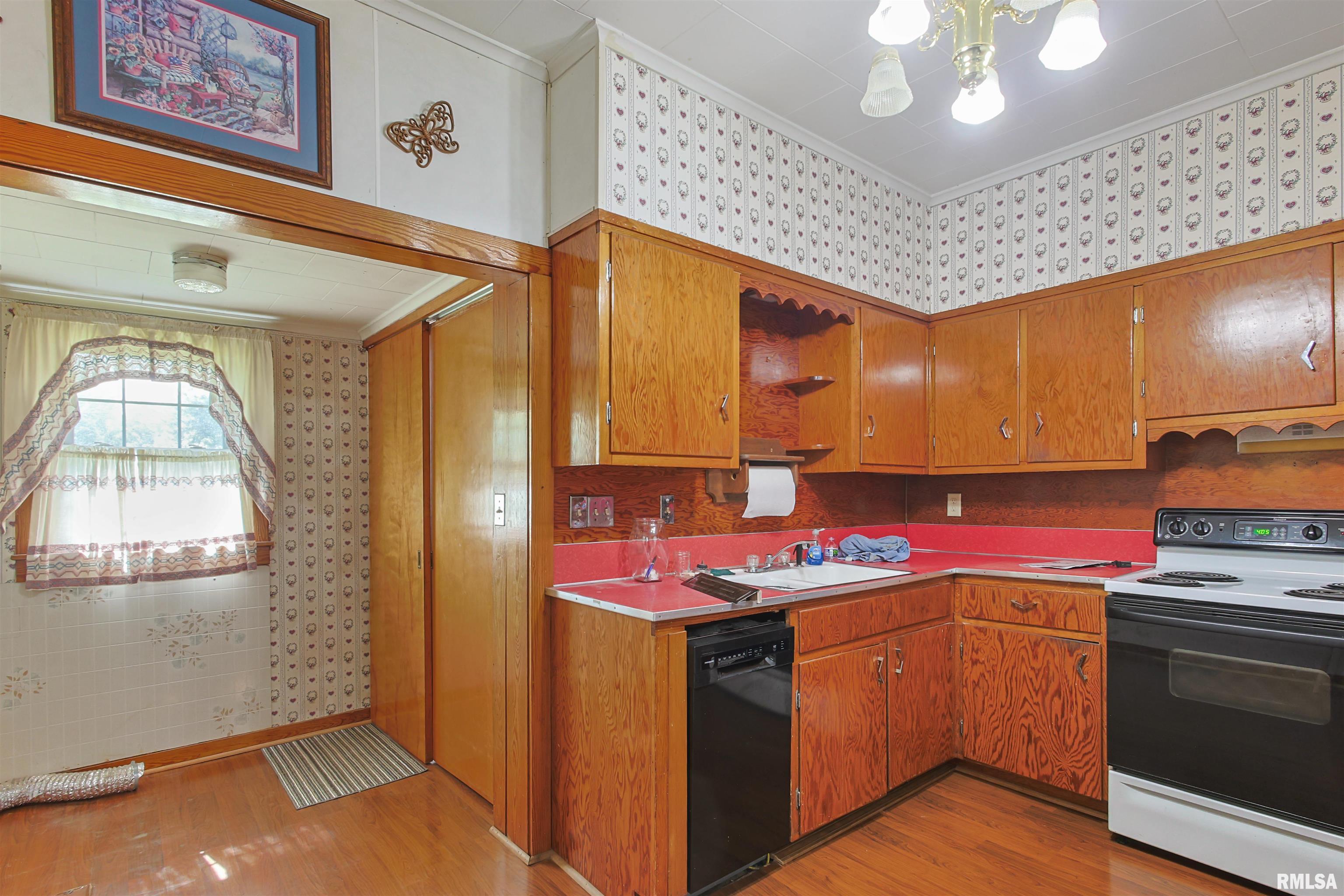 1201 Mcleansboro Street Benton, IL 62812 - Photo 9 of 15