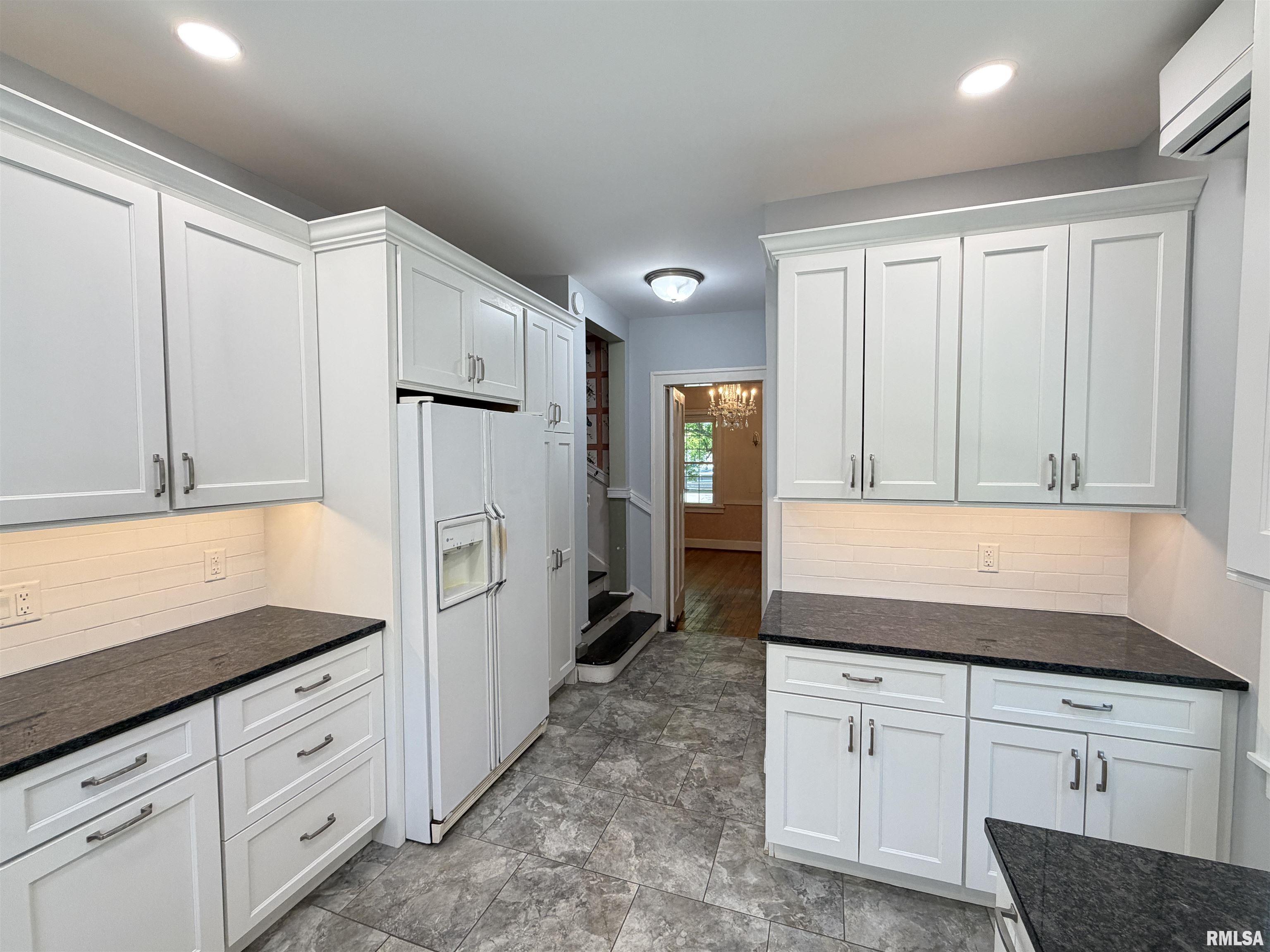 1824 Noble Avenue Springfield, IL 62704 - Photo 11 of 36