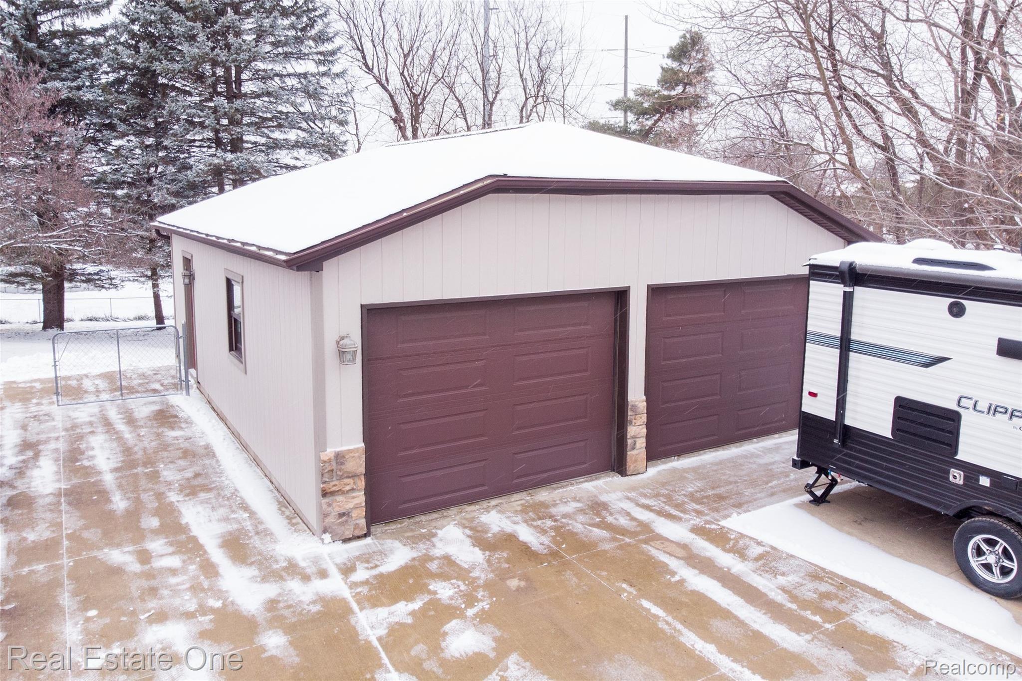 2866 Avalon Road Rochester, MI 48309 - Photo 32 of 33 2866 Avalon-31.jpg