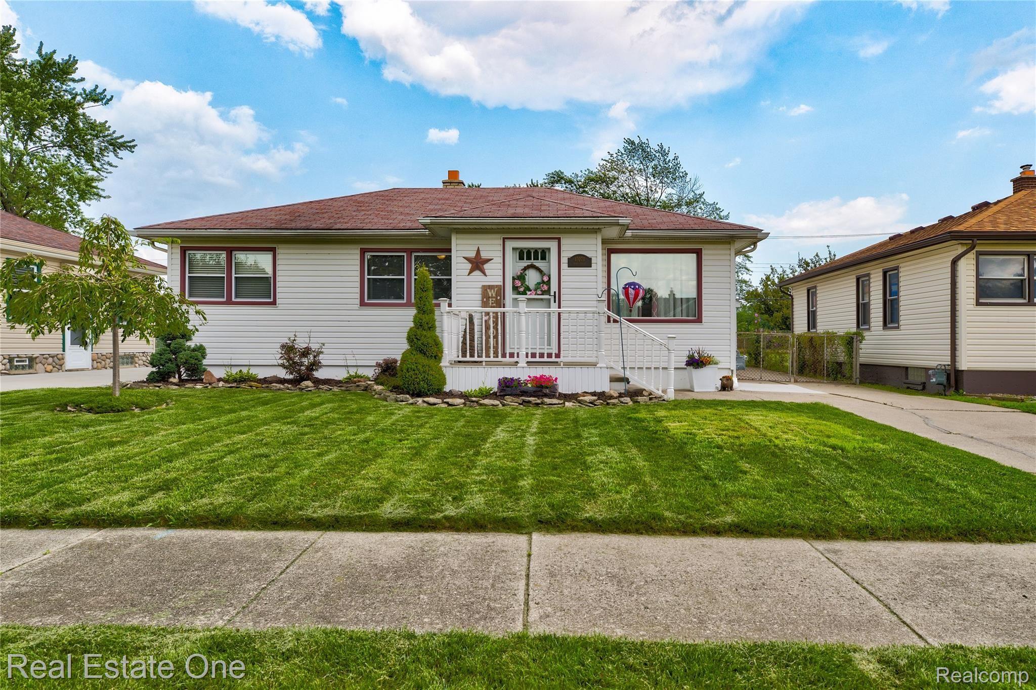 17071 Reno Street Riverview, MI 48193 - Photo 1 of 34 17071 Reno St-1.jpg