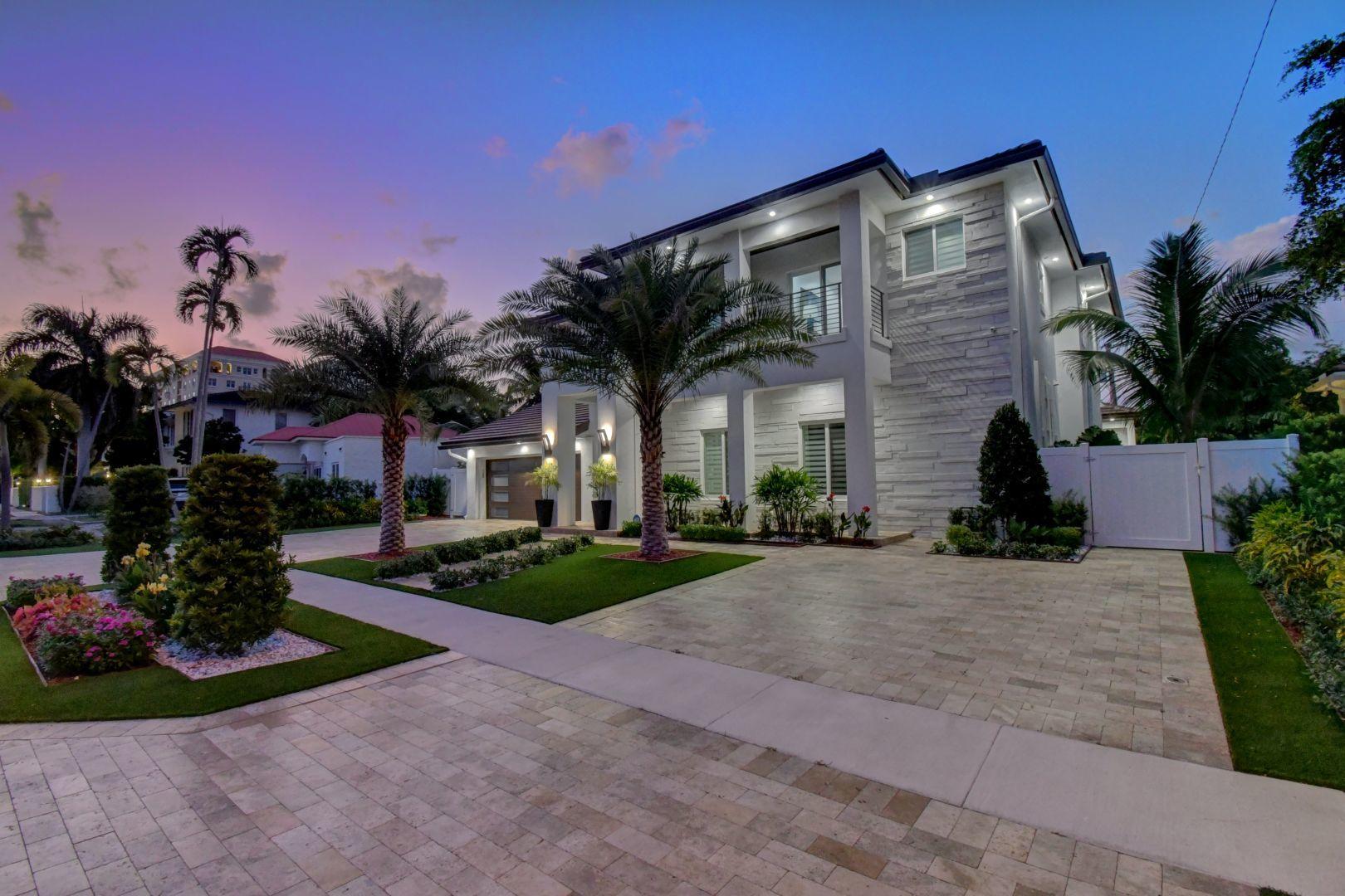 255 Northeast 3rd Court Boca Raton, FL 33432 - Photo 8 of 93 Night Light