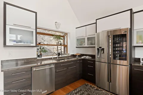 $1,225,000 | 15 Oakes Road, Highland, NY 12528