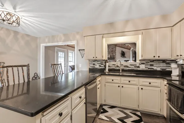 $448,500 | 6517 County Road 5, Annandale, MN 55302