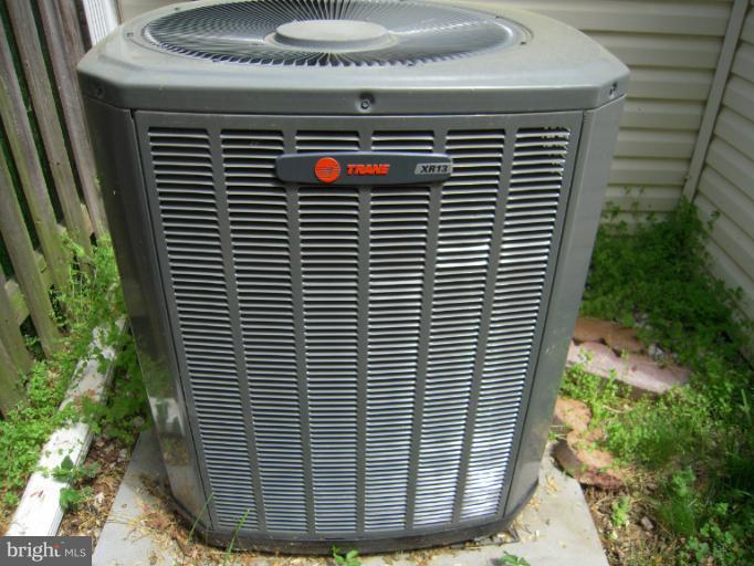 5478 Stavendish Street Burke, VA 22015 - Photo 14 of 30 a view of entryway