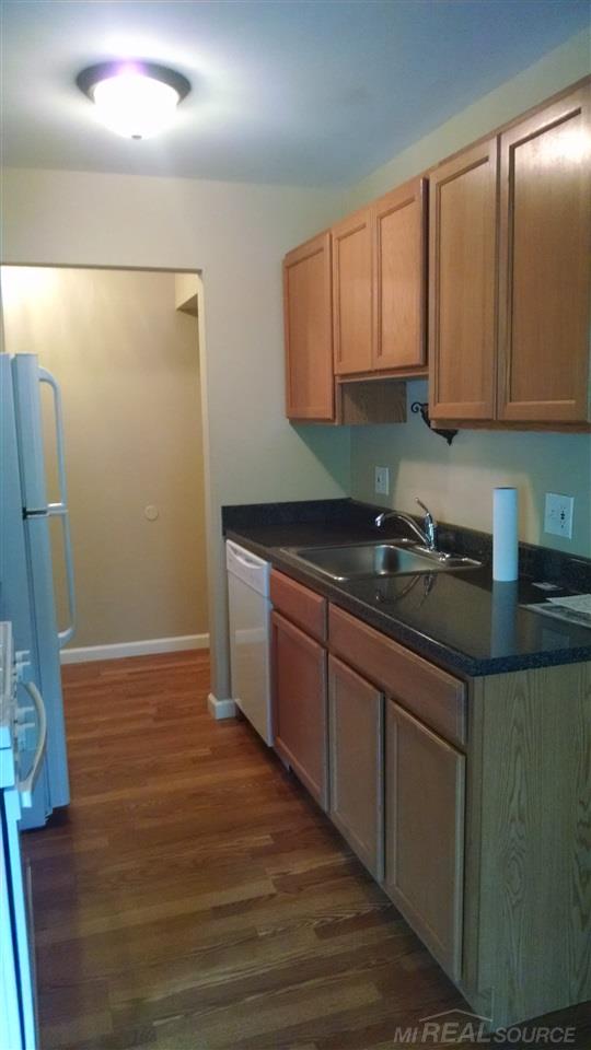 45260 Keding Street, Unit 301 Utica, MI 48317 - Photo 8 of 33