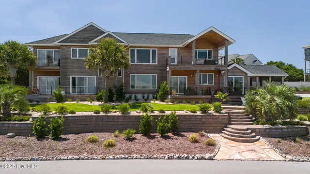 $2,654,000 | 10104 Seabreeze Drive, Emerald Isle, NC 28594