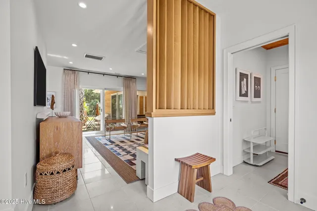 $2,654,000 | 10104 Seabreeze Drive, Emerald Isle, NC 28594