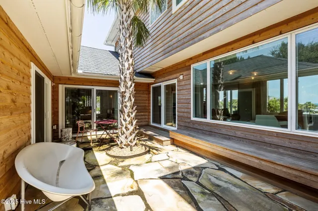 $2,654,000 | 10104 Seabreeze Drive, Emerald Isle, NC 28594