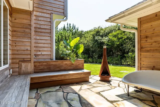 $2,654,000 | 10104 Seabreeze Drive, Emerald Isle, NC 28594