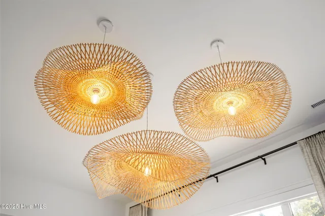 $2,654,000 | 10104 Seabreeze Drive, Emerald Isle, NC 28594