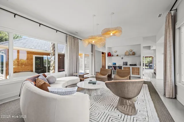 $2,654,000 | 10104 Seabreeze Drive, Emerald Isle, NC 28594