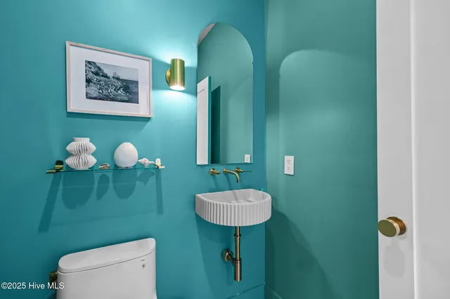 $2,654,000 | 10104 Seabreeze Drive, Emerald Isle, NC 28594