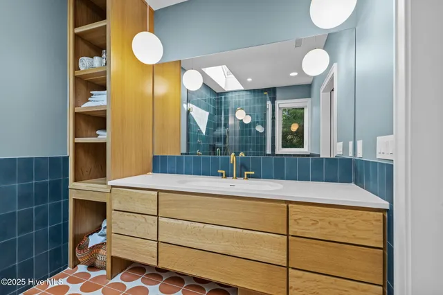 $2,654,000 | 10104 Seabreeze Drive, Emerald Isle, NC 28594