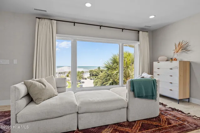 $2,654,000 | 10104 Seabreeze Drive, Emerald Isle, NC 28594