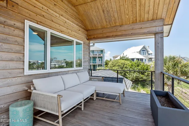 $2,654,000 | 10104 Seabreeze Drive, Emerald Isle, NC 28594