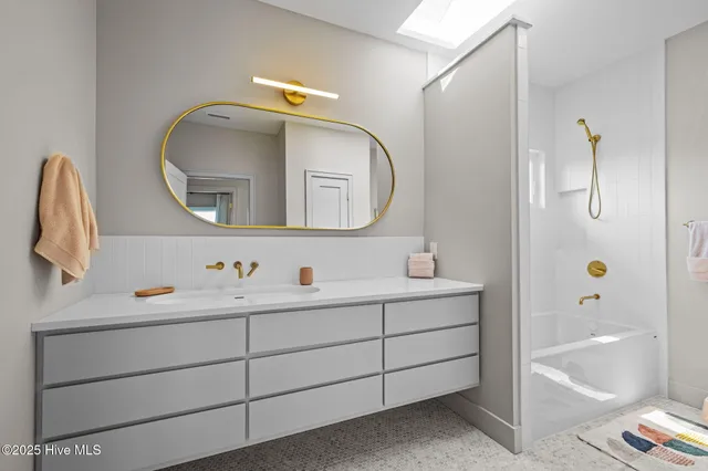 $2,654,000 | 10104 Seabreeze Drive, Emerald Isle, NC 28594