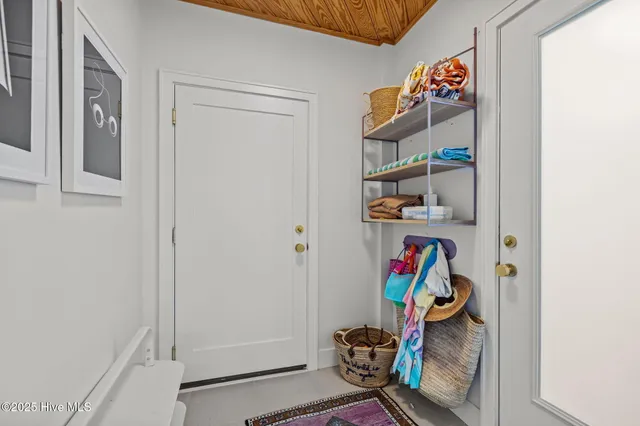 $2,654,000 | 10104 Seabreeze Drive, Emerald Isle, NC 28594