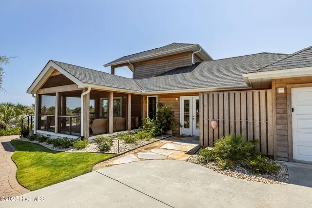 $2,654,000 | 10104 Seabreeze Drive, Emerald Isle, NC 28594