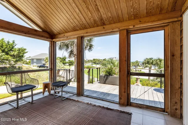 $2,654,000 | 10104 Seabreeze Drive, Emerald Isle, NC 28594