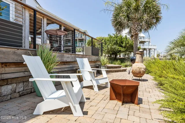 $2,654,000 | 10104 Seabreeze Drive, Emerald Isle, NC 28594