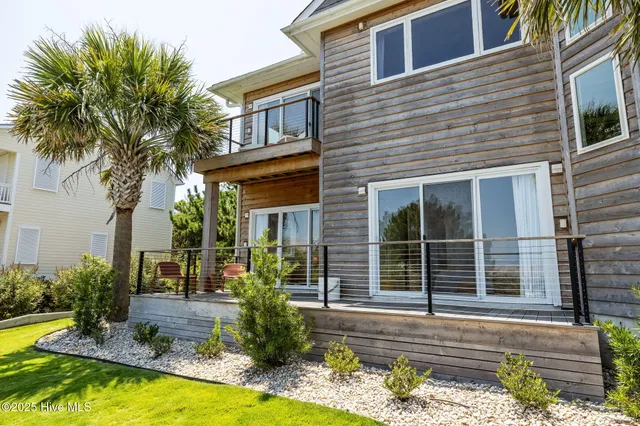 $2,654,000 | 10104 Seabreeze Drive, Emerald Isle, NC 28594