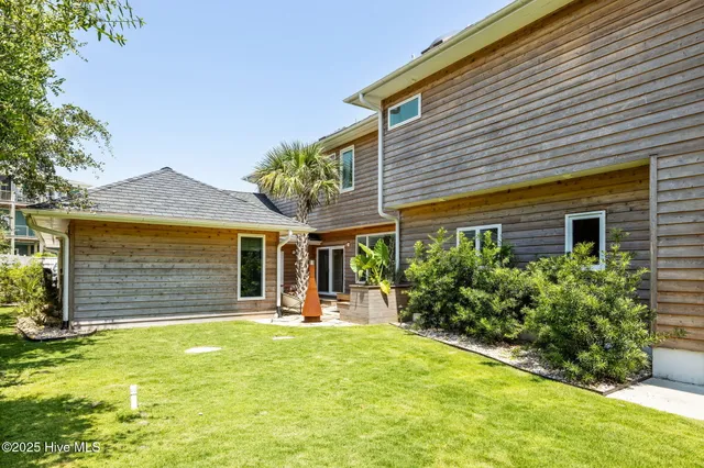 $2,654,000 | 10104 Seabreeze Drive, Emerald Isle, NC 28594