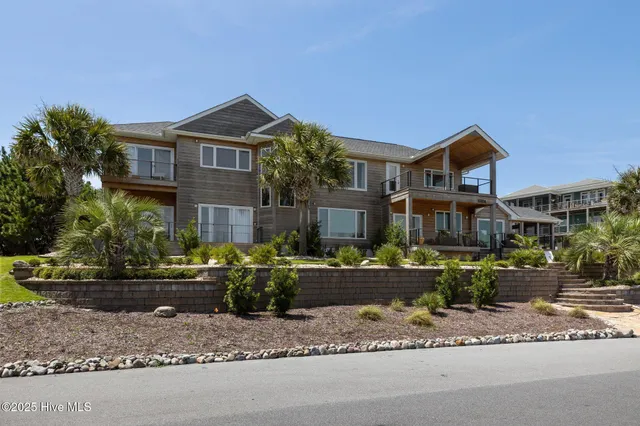 $2,654,000 | 10104 Seabreeze Drive, Emerald Isle, NC 28594