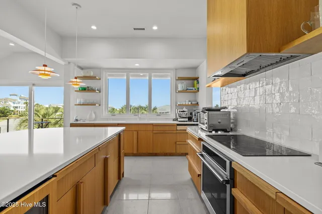 $2,654,000 | 10104 Seabreeze Drive, Emerald Isle, NC 28594