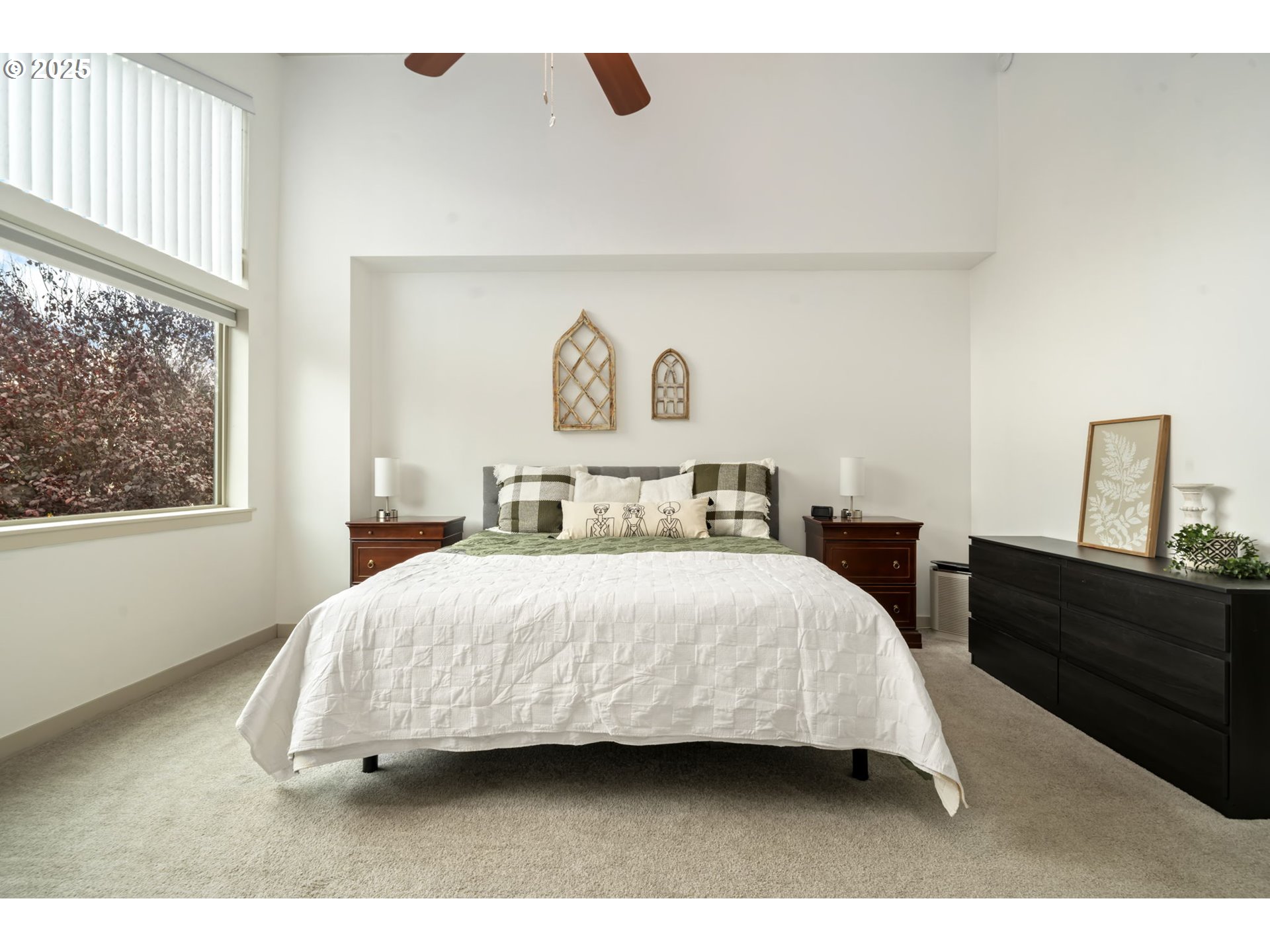 125 North 44th Place Ridgefield, WA 98642 - Photo 27 of 47 a bedroom with a bed and window