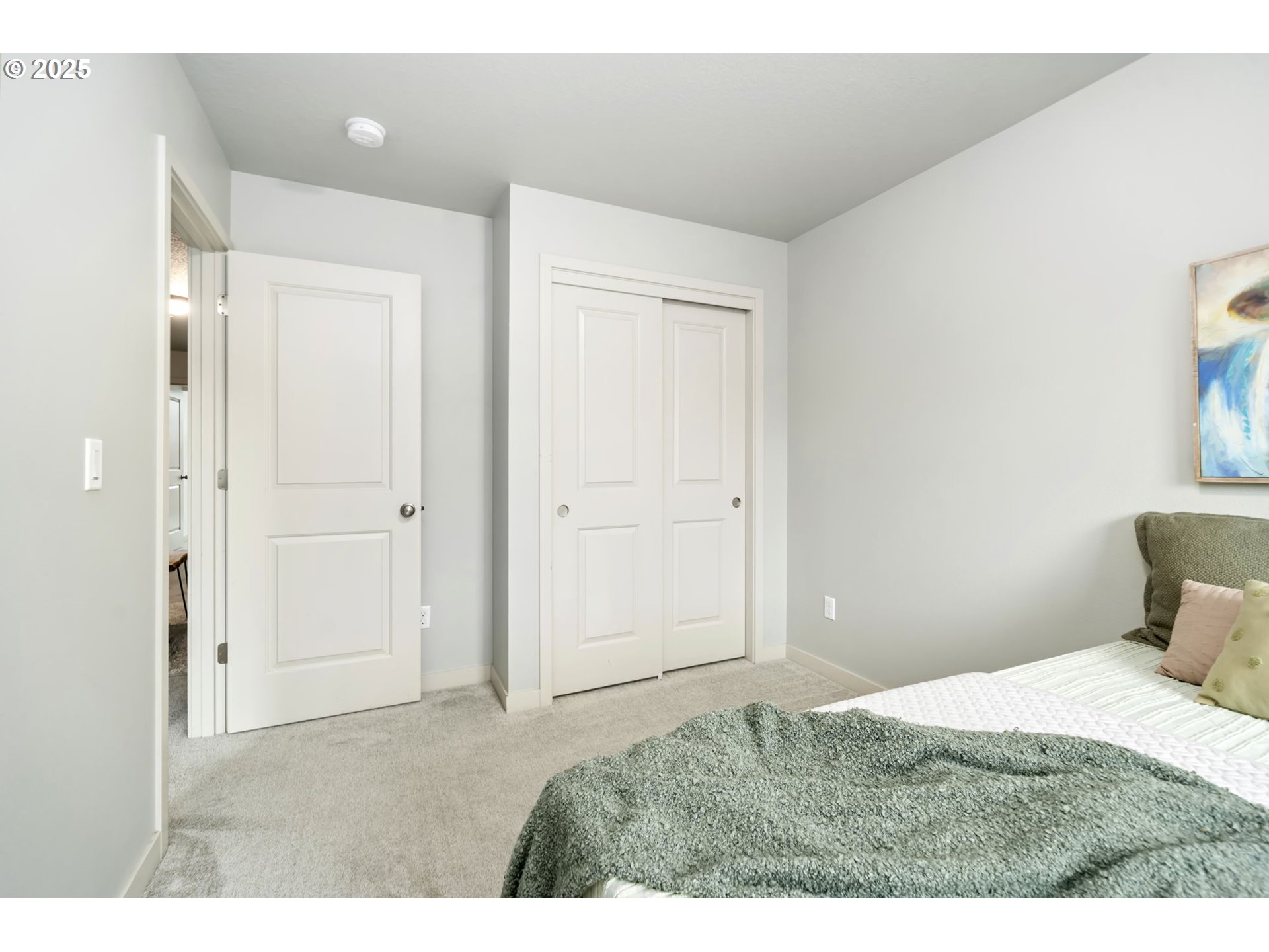 125 North 44th Place Ridgefield, WA 98642 - Photo 35 of 47 a bedroom with a bed and a bathroom