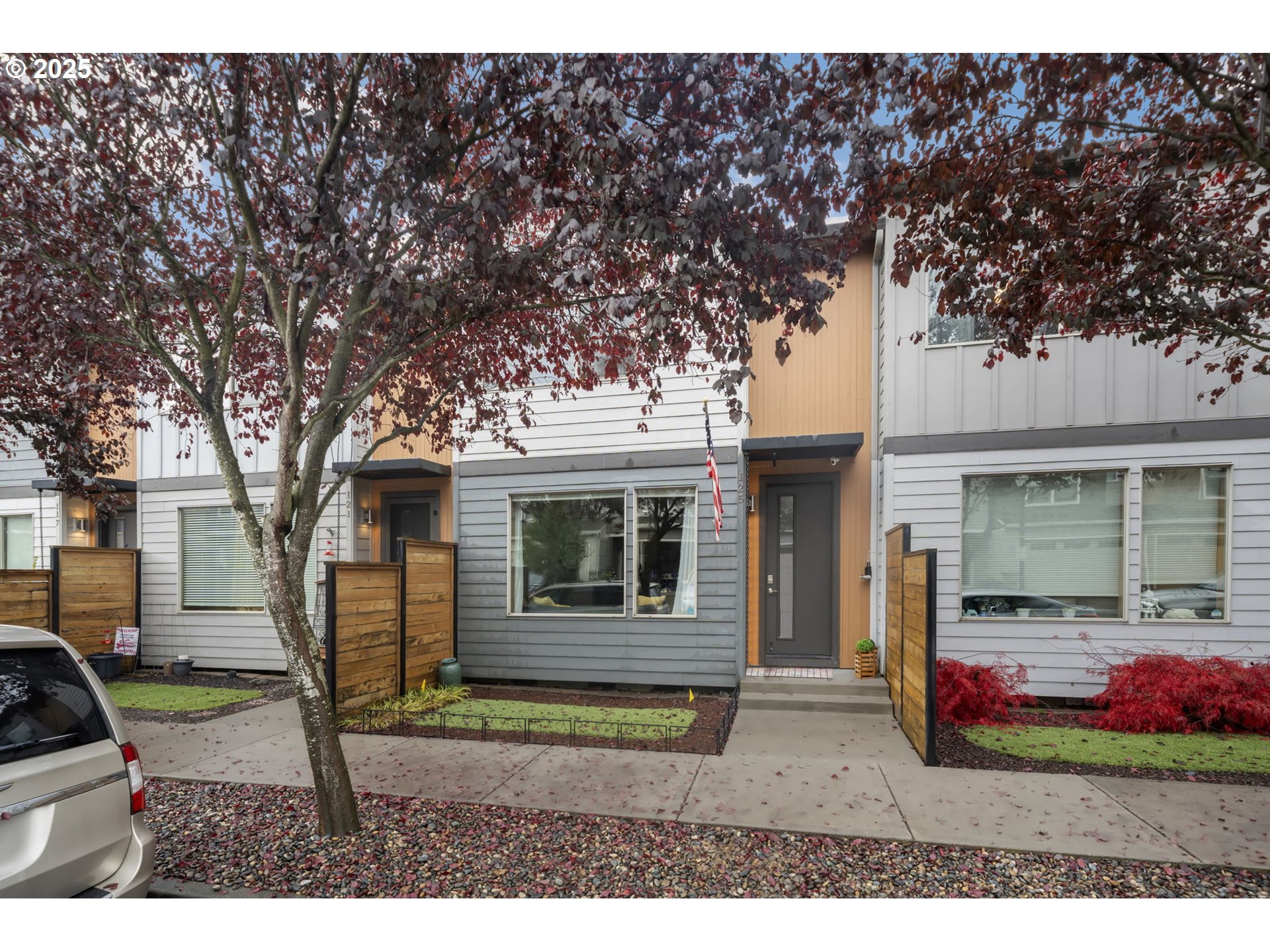 125 North 44th Place Ridgefield, WA 98642 - Photo 5 of 47 a view of a house with a yard