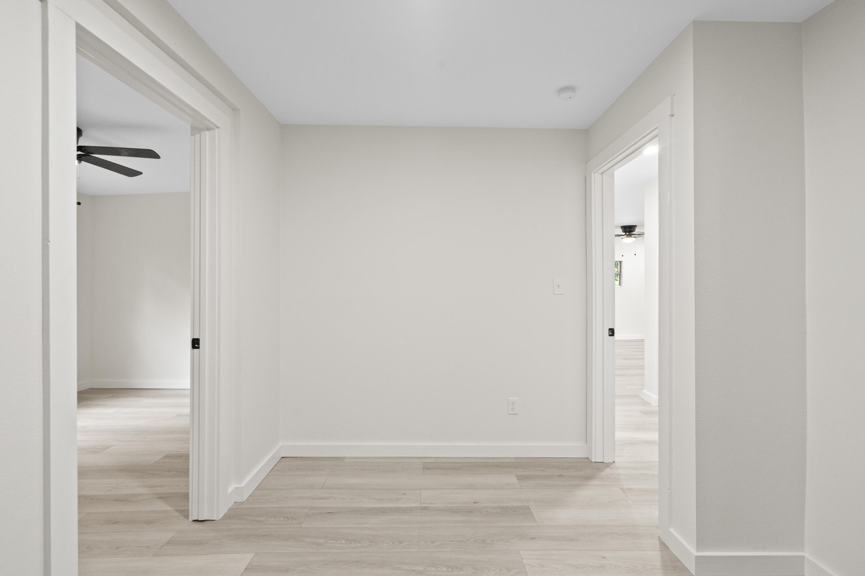 995 Bevis Road Merritt Island, FL 32953 - Photo 13 of 38 Hallway