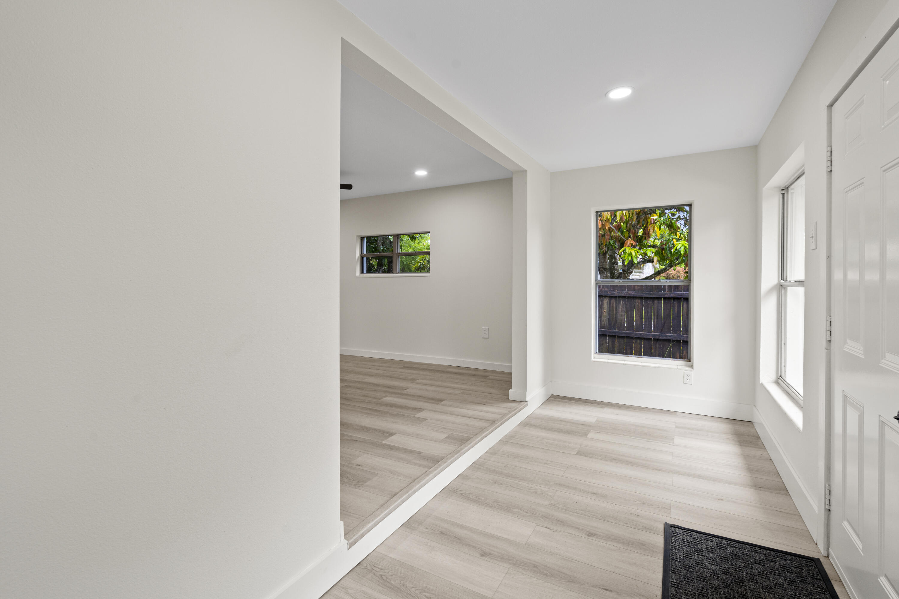 995 Bevis Road Merritt Island, FL 32953 - Photo 2 of 38 Entry Way